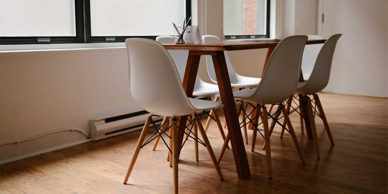 当爱情陷入“脑内风暴”：用正念练习打破亲密关系中的焦虑循环